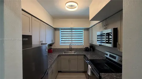 10004 E Bay Harbor Drive Bay Harbor Islands FL 33154