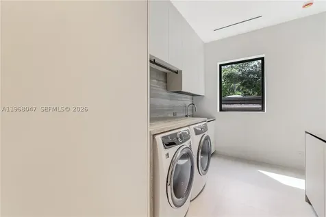 2497 Abaco Avenue Miami FL 33133