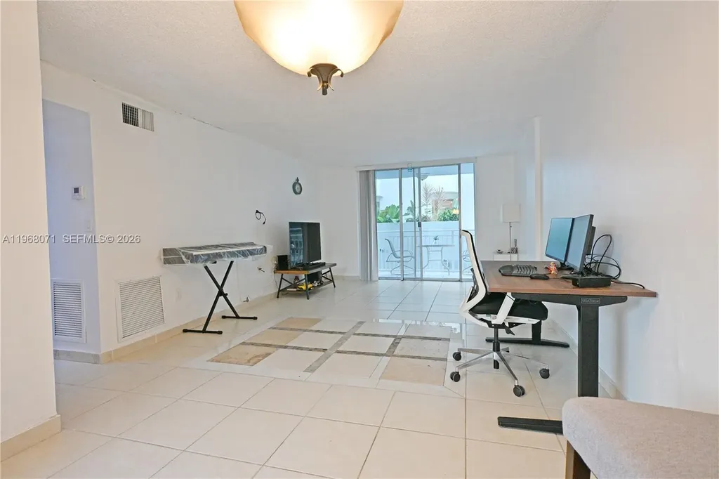 947 Lenox Avenue Miami Beach FL 33139