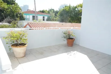 947 Lenox Avenue Miami Beach FL 33139