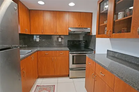 947 Lenox Avenue Miami Beach FL 33139