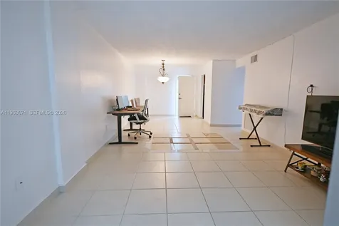 947 Lenox Avenue Miami Beach FL 33139
