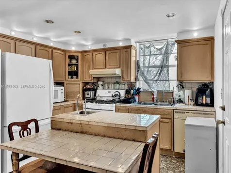 503 12th Street Miami Beach FL 33139
