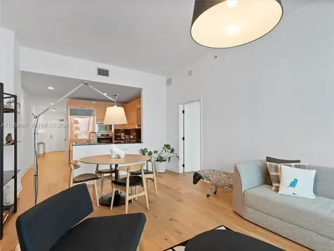 6799 Collins Avenue Miami Beach FL 33141