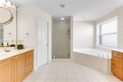 5253 NW 94th Doral Place Doral FL 33178