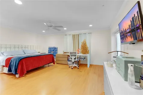 5253 NW 94th Doral Place Doral FL 33178