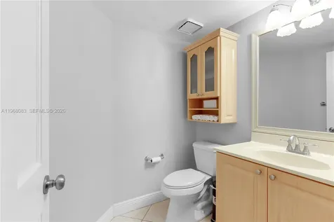 5253 NW 94th Doral Place Doral FL 33178