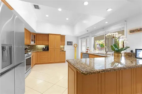 5253 NW 94th Doral Place Doral FL 33178