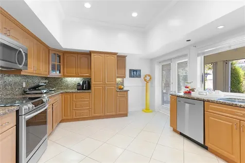 5253 NW 94th Doral Place Doral FL 33178