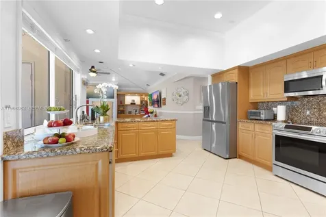 5253 NW 94th Doral Place Doral FL 33178