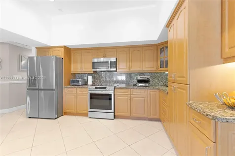 5253 NW 94th Doral Place Doral FL 33178