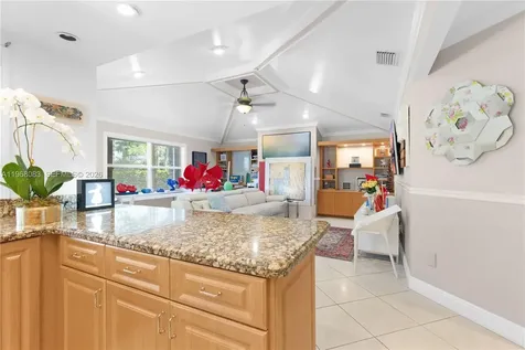 5253 NW 94th Doral Place Doral FL 33178
