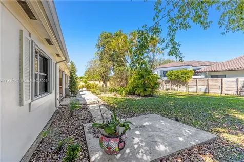 5253 NW 94th Doral Place Doral FL 33178