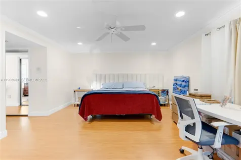 5253 NW 94th Doral Place Doral FL 33178