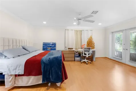 5253 NW 94th Doral Place Doral FL 33178