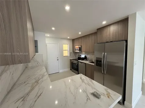1900 W 54th Street Hialeah FL 33012
