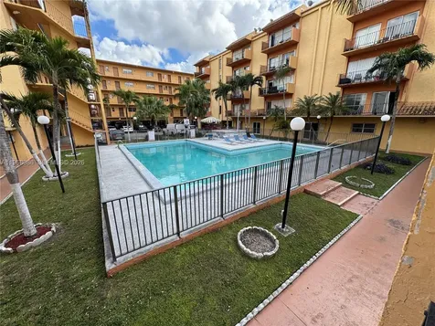 1900 W 54th Street Hialeah FL 33012