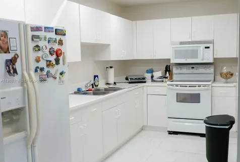 9417 SW 76th Street Miami FL 33173