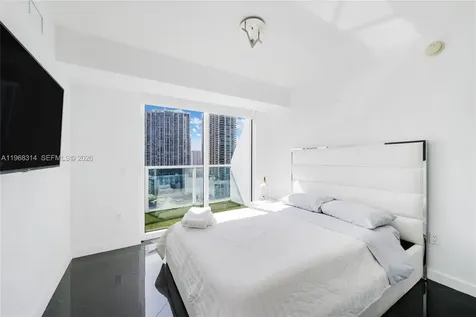 41 SE 5th Street Miami FL 33131