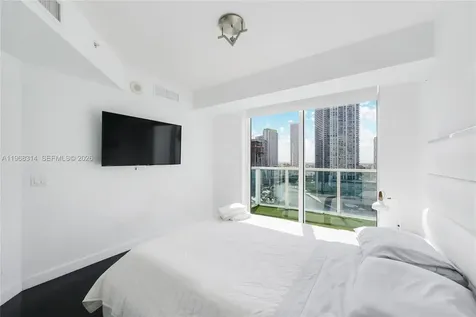 41 SE 5th Street Miami FL 33131