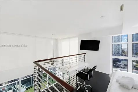 41 SE 5th Street Miami FL 33131