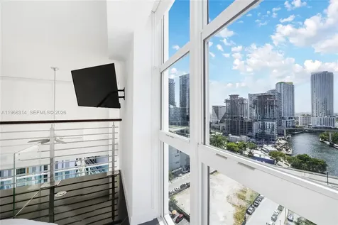 41 SE 5th Street Miami FL 33131