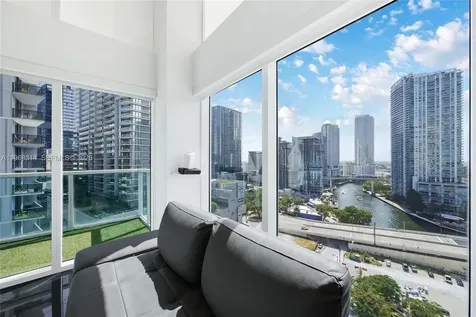 41 SE 5th Street Miami FL 33131