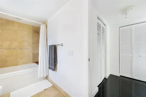 41 SE 5th Street Miami FL 33131