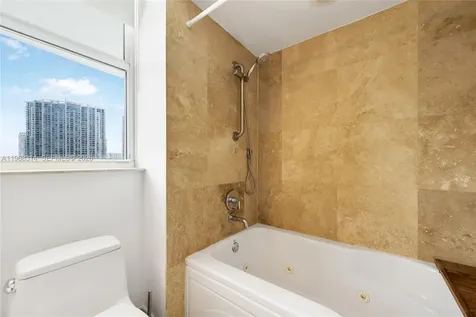 41 SE 5th Street Miami FL 33131