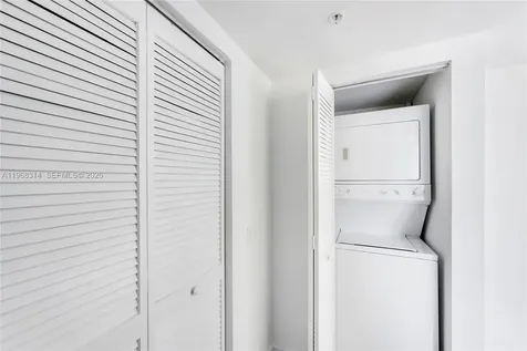 41 SE 5th Street Miami FL 33131
