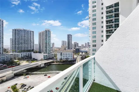 41 SE 5th Street Miami FL 33131
