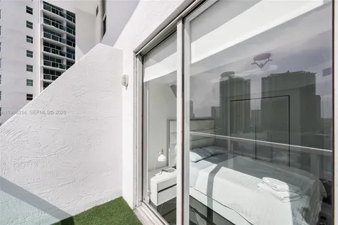 41 SE 5th Street Miami FL 33131