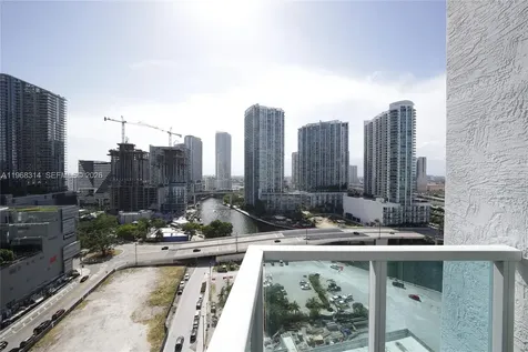 41 SE 5th Street Miami FL 33131