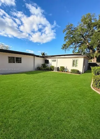 36 Miami Gardens Road West Park FL 33023