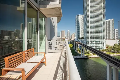 690 SW 1st Court Miami FL 33130