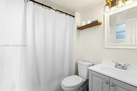 112 Royal Park Drive Oakland Park FL 33309