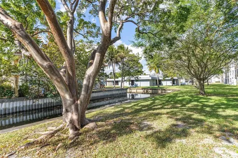 112 Royal Park Drive Oakland Park FL 33309