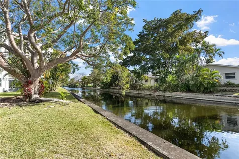 112 Royal Park Drive Oakland Park FL 33309