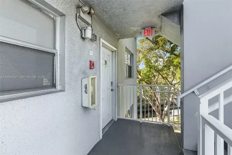 112 Royal Park Drive Oakland Park FL 33309