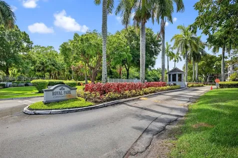 112 Royal Park Drive Oakland Park FL 33309