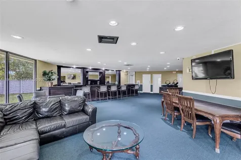 112 Royal Park Drive Oakland Park FL 33309
