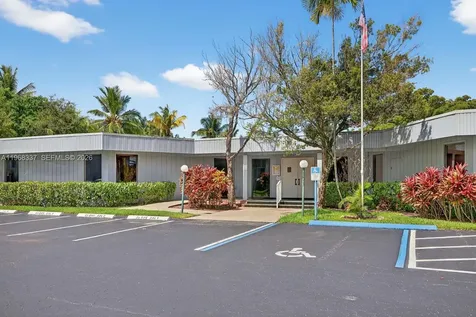 112 Royal Park Drive Oakland Park FL 33309