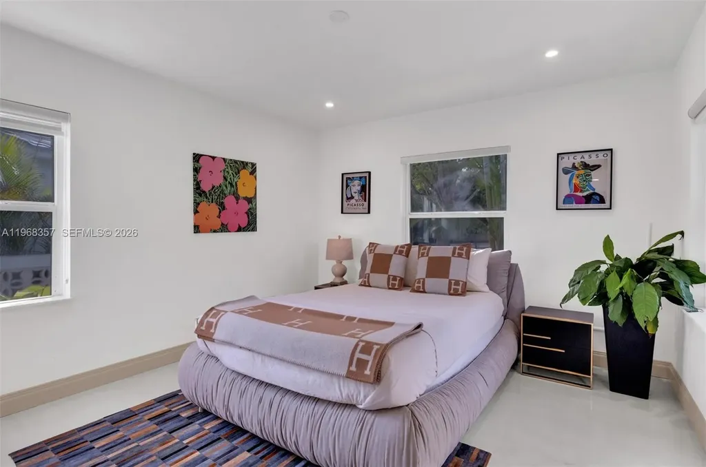 726 NE 17th Way Fort Lauderdale FL 33304