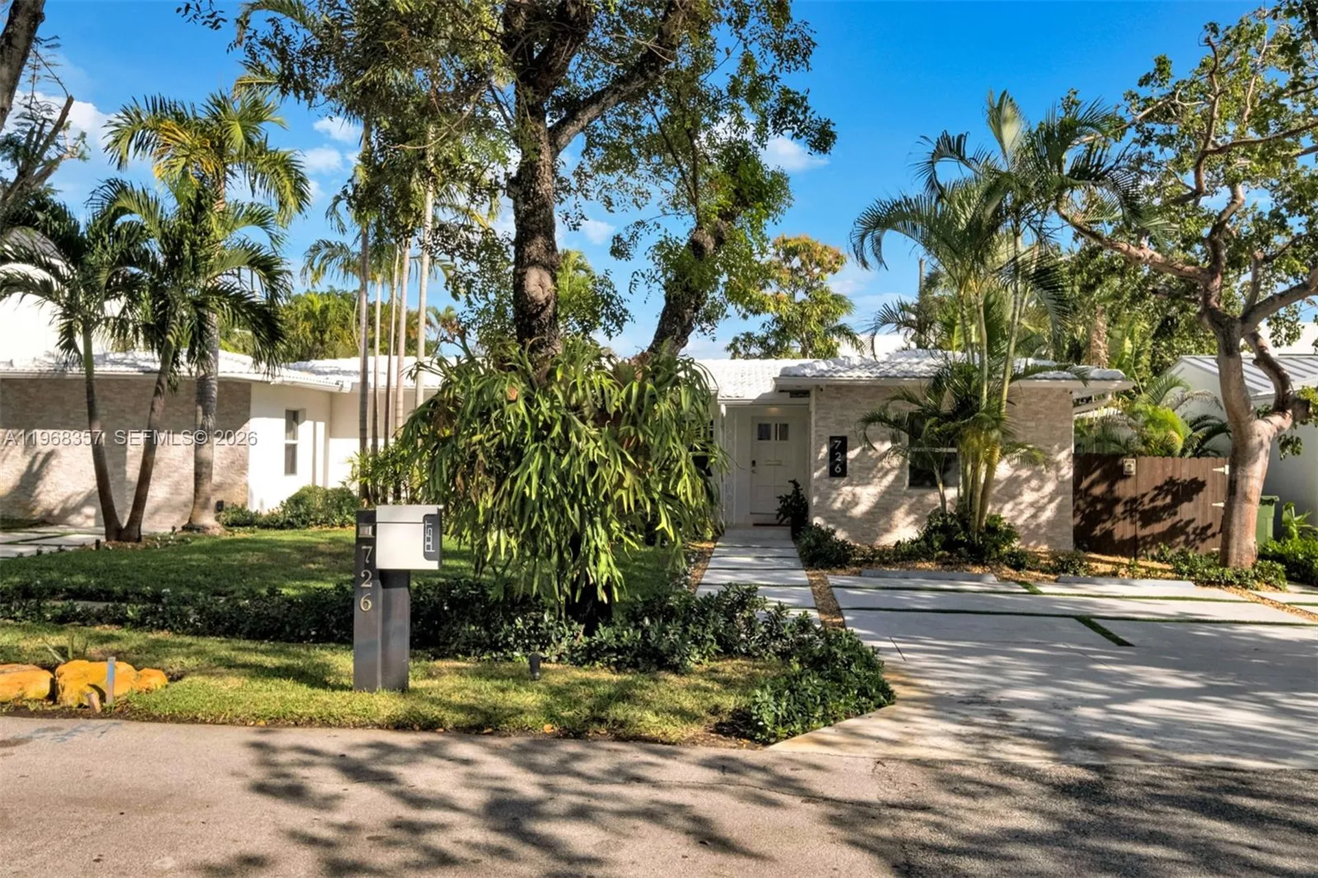 726 NE 17th Way Fort Lauderdale FL 33304