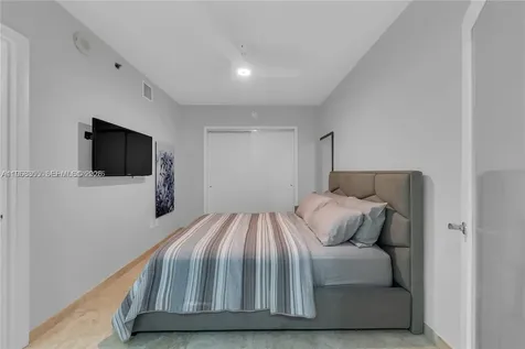 1830 S Ocean Drive (the Best) Hallandale Beach FL 33009