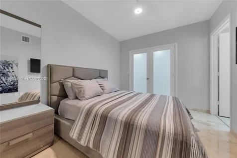 1830 S Ocean Drive (the Best) Hallandale Beach FL 33009