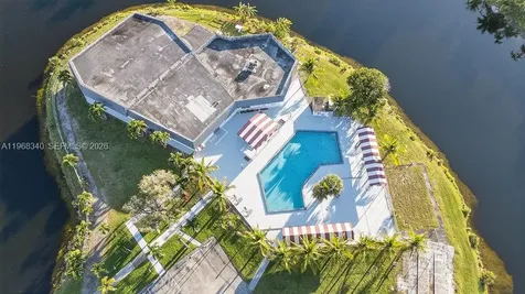 20311 NE 2nd Avenue Miami FL 33179