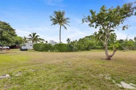 25900 SW 182nd Avenue Homestead FL 33031