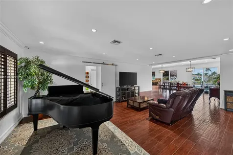 291 SE 5th Terrace Pompano Beach FL 33060