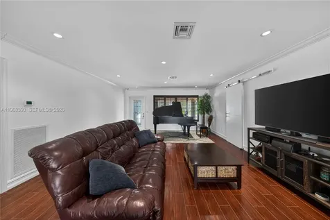 291 SE 5th Terrace Pompano Beach FL 33060